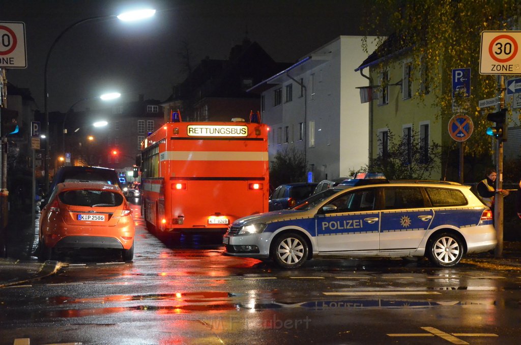 Einsatz BF Verdaechtiges Fahrzeug Koeln Suelz Zuelpischerstr Gustavstr P09.JPG - Miklos Laubert